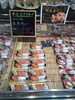 鮮魚コーナーのおすすめ魚屋さんのお寿司サーモン6カン580円^ - ^「スーパーヒロセ睦店。本日のおすすめ！」