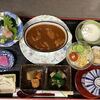 牛すじビーフシチューと彩り小鉢の本日の和定食ランチ