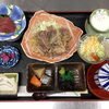 牛皿と彩り小鉢の本日の和定食ランチ