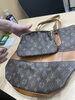 「ルイ・ヴィトンのモノグラムバッグ＆ポーチをお買取しました」