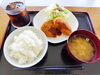 先週の日替わり「メンチカツ と クリームコロッケ定食」です！「今週（7/27から7/31）の日替わりランチ（890円）メニューです♪」