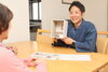 楽しく打ち合わせ「週1回の「暮らしの定期便」で、ひとり暮らしの毎日に安心を」