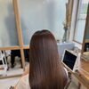 ケラチントリートメントで、艶とまとまりのあるストレートヘアに