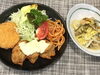 「本日のAランチは　生野菜たっぷり　とりからのレモンタルタル」