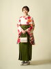清楚で華やかな着物姿に「卒業式で衣裳を着たい学生さんには、前撮りで記念を残すのもオススメ☝️」