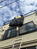 プロがお届する確かな安心感、任せてください「戸建て3階からダブルマットレスの吊り下げ搬出」
