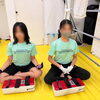 おとなしめの子も思わずお釈迦ポーズ！？ジムだから出せた“素の笑顔”
