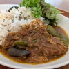 新作登場！！暑い日に食べたい！レストランスペラーレの【夏野菜と豚軟骨のスパイスカレー】