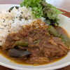 新作登場！！暑い日に食べたい！レストランスペラーレの【夏野菜と豚軟骨のスパイスカレー】