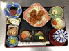 「鶏のチリソースが主役の本日の和定食ランチ」