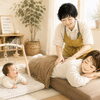 酷暑のなか、腰の痛みを我慢していませんか？赤ちゃんと一緒に自宅で受けられる骨盤ケア