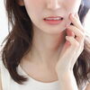 夏に歯ぐきが腫れやすくなる背景と体調・生活リズムの関係について