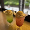 赤と緑の2色で楽しむクリームソーダ