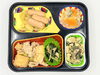 高齢者向け宅配弁当。昼食は豚ひき肉と筍と厚揚げの煮物。「8/4(火)の昼食は「豚ひき肉と筍と厚揚げの煮物」」