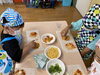 みんなで楽しくクッキング体験！「幼稚園の畑で採れた野菜を使ってピザ作りに挑戦」