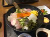 「大人気！新鮮な魚を使用した、まいづる茶屋の海鮮丼✨」