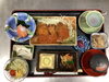 「チキンカツのトマトソースが主役 本日の和定食ランチ」