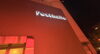 「Festhalle」の壮麗な看板「実は激しめライブ好き？」