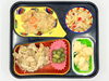 高齢者向け宅配弁当。夕食は豚の生姜焼き。「8/8(土)の夕食は「豚の生姜焼き」」