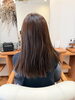 艶感あふれる指通りの良い髪「切りすぎた髪をロングに。シールエクステ70本で、なりたい長さへ」