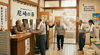 「開店時間になると、いつもの顔ぶれが集まる銭湯時間」