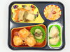 高齢者向け宅配弁当。昼食はチリソースミートボール。「8/10(月)の昼食は「チリソースミートボール」」