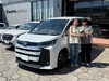 笑顔で迎える新しいカーライフ「新車トヨタ ノアご納車おめでとうございます🚙🤍」