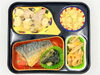 高齢者向け宅配弁当。昼食はさばの煮付け。「8/15(土)の昼食は「さばの煮付け」」