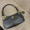 🖤 PRADA レザーハンドバッグ 🖤