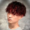 メッシュレッド×ツイストスパイラルでつくる濡れ質感ショート