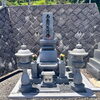 お盆後のお墓の水垢・黒ずみは、お彼岸前にプロにお任せください！