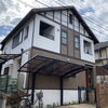 ツートン外壁と屋根の塗り替えで街並みも明るくなりました