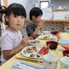 みんなで「いただきます」！給食時間で広がることばと生活の力
