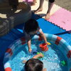 1歳児クラスの小さなプールあそび