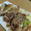地鶏もも肉の岩塩焼きで味わう香ばしさ