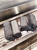 「炭火でじっくり焼き上げるジューシーな串焼きを！！」