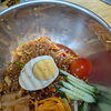 ピリ辛だれが絡む 彩り野菜の韓国冷麺