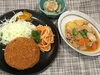 「本日のAランチは　肉じゃがとオムライス」