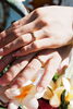 18Kイエローゴールド3mm幅の結婚指輪「「細身リングなのに、こんなに選べる。」自分たちらしく楽しむ、上品なハワイアンジュエリーの結婚指輪」