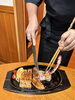芳醇な香りを熱々のうちに「トマホークステーキと野菜尽くしのコースディナー」