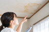 雨漏りの前兆は、室内の小さな変化から！「屋根の雨漏り前兆とは？天井のシミで気づきたい住まいのサイン」