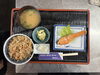 鮭の塩焼き、炊き込みご飯「本日の日替わり」