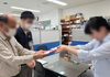 第19回ふれあいまつりの売上金を寄附している様子「OB様とのつながりに感謝。ふれあいまつりの売上金を寄附しました😊」