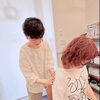 抱っこや授乳で腕が重だるいママへ。腕軽美で肩まわりをケア