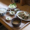 ご飯が止まらない！ゑびすやの人気看板メニュー「肉ニラ定食」