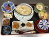 「いわしグラタンが主役の家庭的な日替わりランチ」
