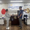 川西市内のサッカークラブへ協賛金をお渡ししました