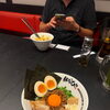 ホーチミン1区のMenya Hanabiで味わう、濃厚なまぜそば