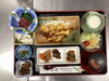 「香ばしいポークピカタと彩り豊かな小鉢が並ぶ本日の和定食ランチ」
