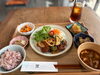 「9/14〜10/3限定・鶏と香味野菜の甘酢餡ランチプレート（ドリンク付き）」